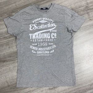 ES Collection V Neck T-shirt  Size M 30/32